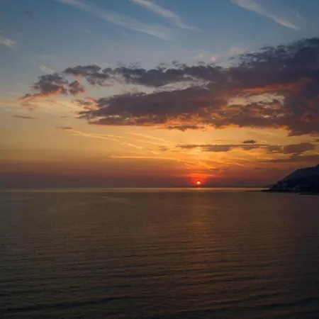 Tanushaj Otel Shëngjin