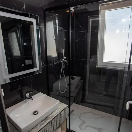 Tanushaj Hotel 5*