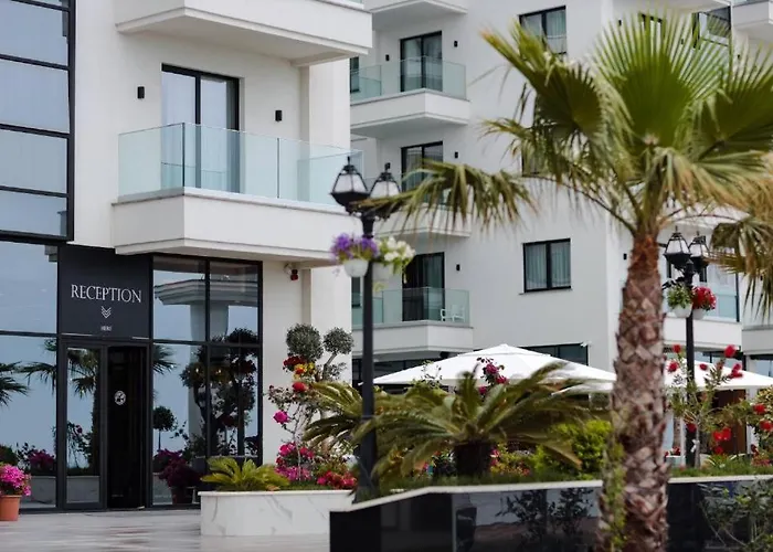 Tanushaj Hotel Shëngjin